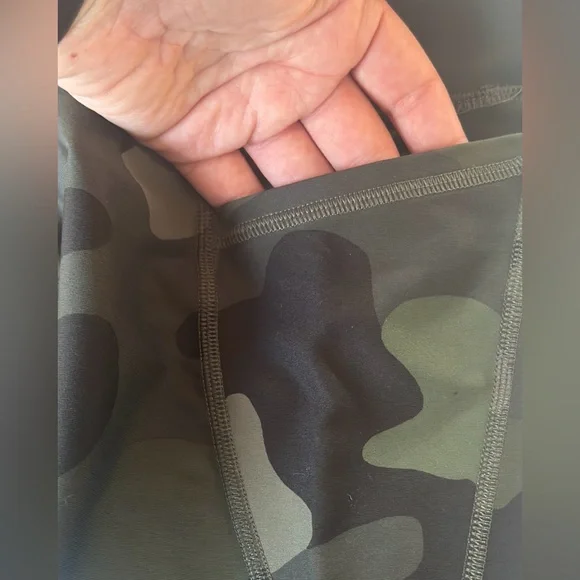 Old Navy Camo PowerSoft Leggings - Picture 6 of 6